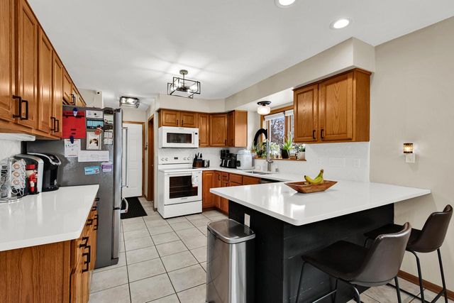 363 Hickory DRIVE, Fredonia, WI 53021