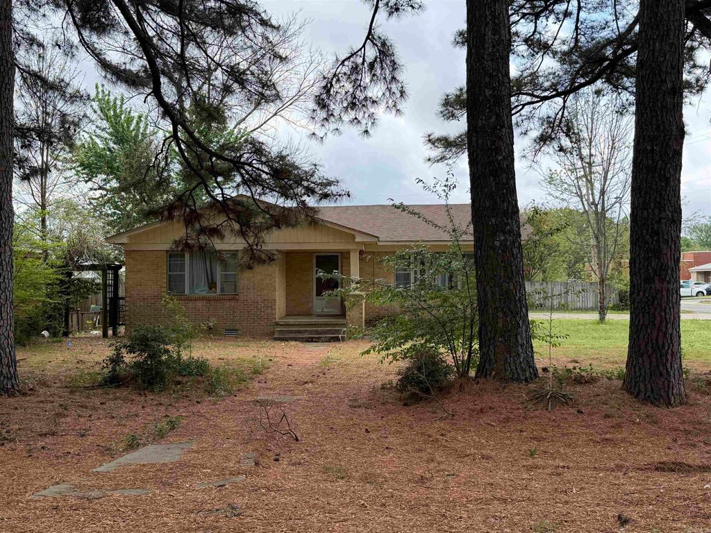 1533 South Blvd., Conway, AR 72034