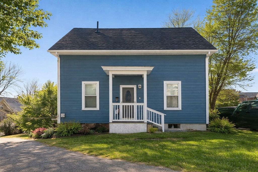 5 Ripley Place, Worcester, MA 01610