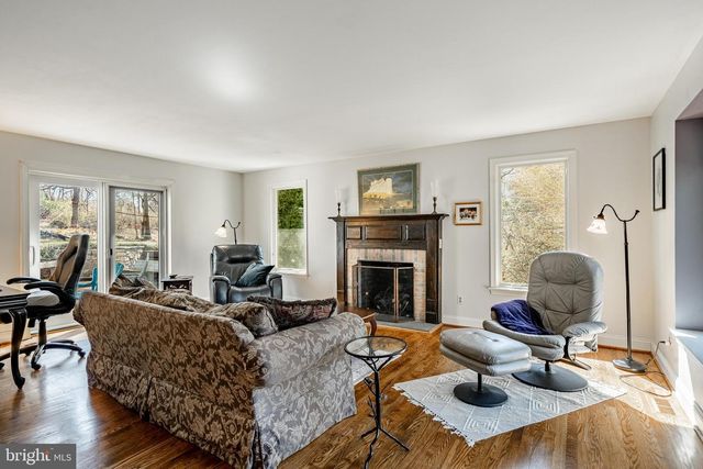 1677 WATERGLEN DR, West Chester, PA 19382