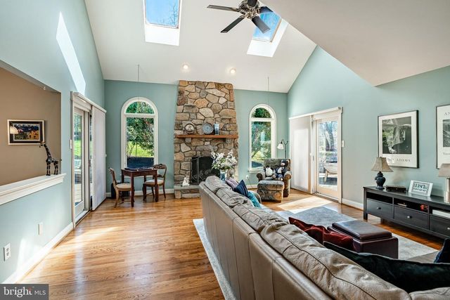 1677 WATERGLEN DR, West Chester, PA 19382
