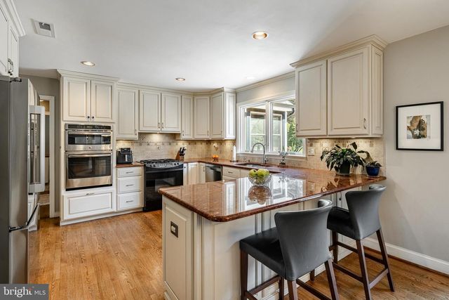1677 WATERGLEN DR, West Chester, PA 19382