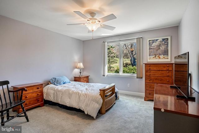 1677 WATERGLEN DR, West Chester, PA 19382