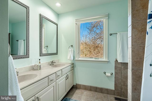 1677 WATERGLEN DR, West Chester, PA 19382