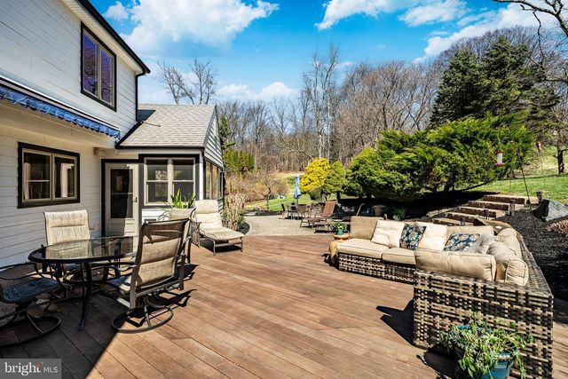 1677 WATERGLEN DR, West Chester, PA 19382