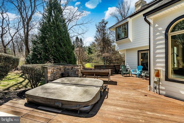 1677 WATERGLEN DR, West Chester, PA 19382