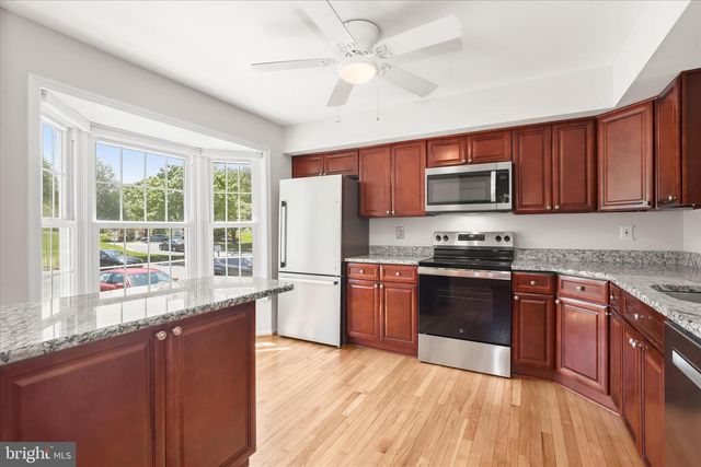 8800 MANAHAN DR, Ellicott City, MD 21043