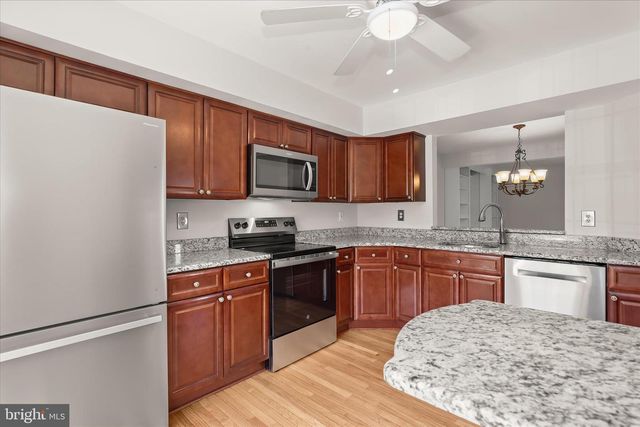 8800 MANAHAN DR, Ellicott City, MD 21043