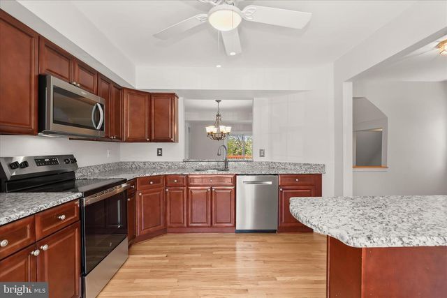 8800 MANAHAN DR, Ellicott City, MD 21043