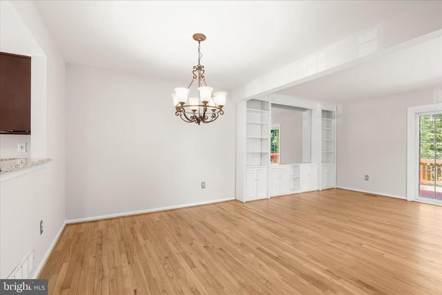 8800 MANAHAN DR, Ellicott City, MD 21043