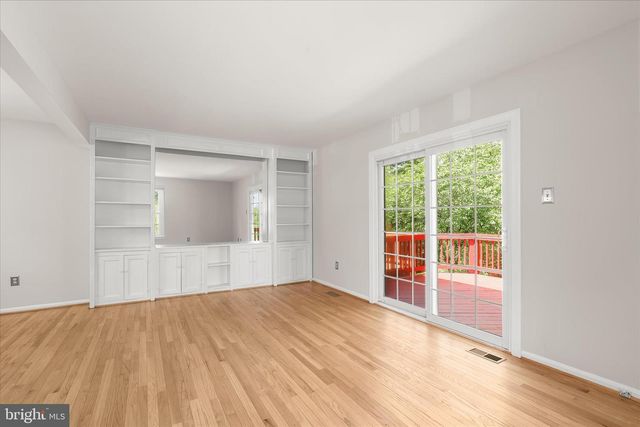 8800 MANAHAN DR, Ellicott City, MD 21043