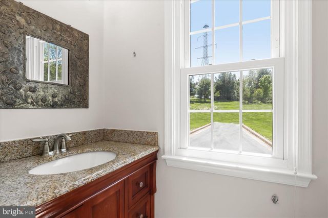 8800 MANAHAN DR, Ellicott City, MD 21043