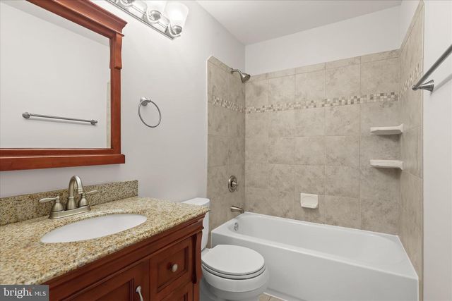 8800 MANAHAN DR, Ellicott City, MD 21043