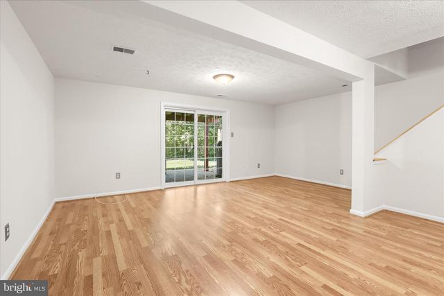 8800 MANAHAN DR, Ellicott City, MD 21043