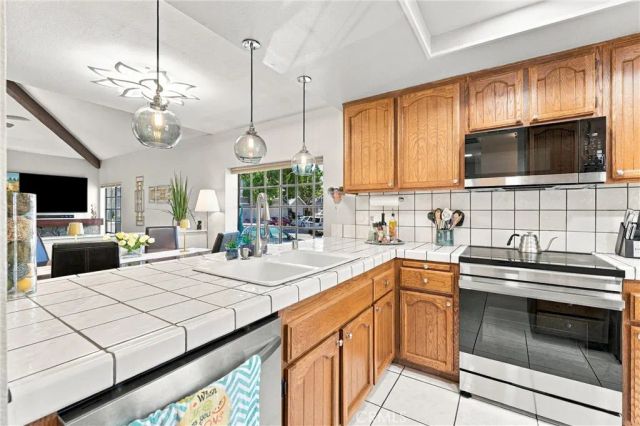 5049 E Almond Avenue 4, Orange, CA 92869