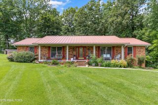 7525 Glastonbury Rd, Knoxville, TN 37931