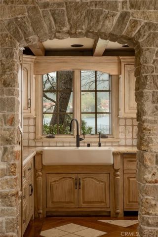 28089 Point Hamiltair, Lake Arrowhead, CA 92352