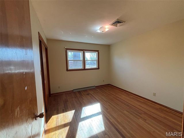 710 N Maple Street, Vandalia, MO 63382