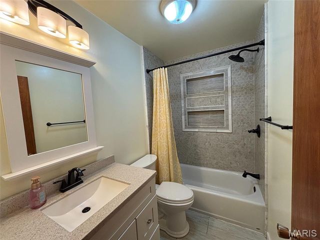 710 N Maple Street, Vandalia, MO 63382