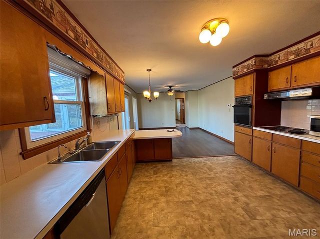 710 N Maple Street, Vandalia, MO 63382