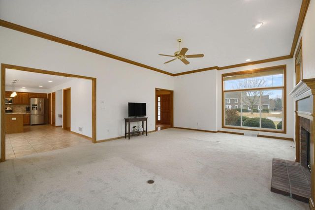 N69W28650 Beverly LANE, Hartland, WI 53029