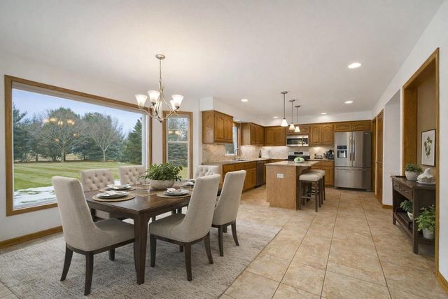 N69W28650 Beverly LANE, Hartland, WI 53029