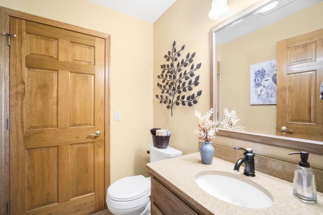 N69W28650 Beverly LANE, Hartland, WI 53029