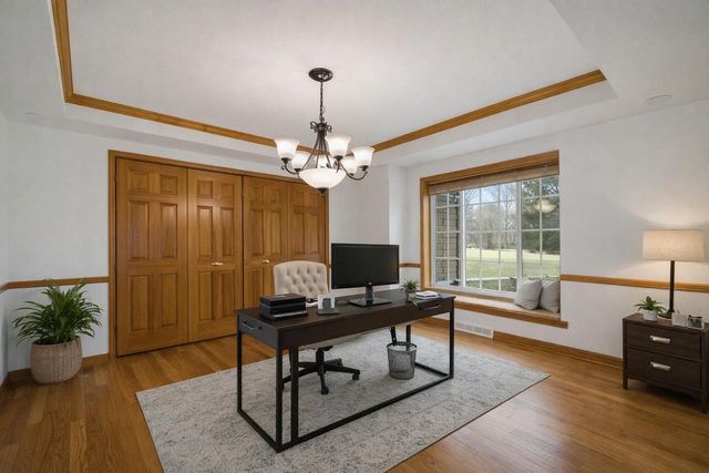 N69W28650 Beverly LANE, Hartland, WI 53029