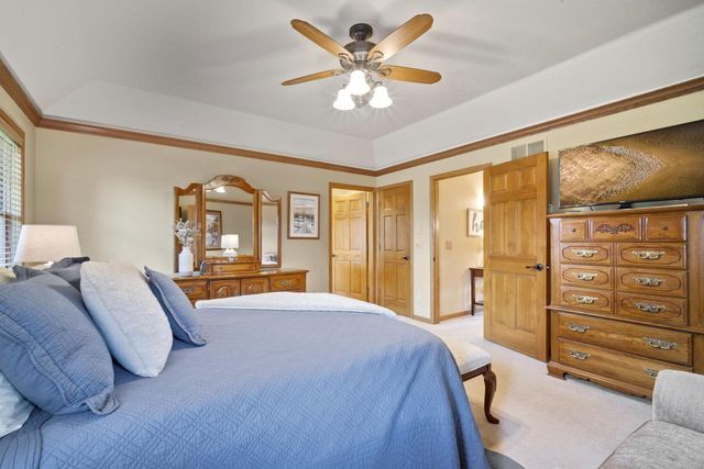 N69W28650 Beverly LANE, Hartland, WI 53029