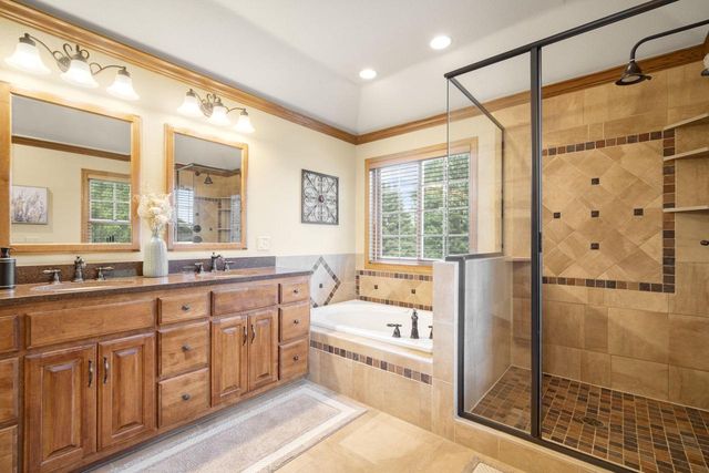 N69W28650 Beverly LANE, Hartland, WI 53029