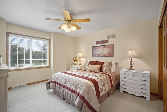 N69W28650 Beverly LANE, Hartland, WI 53029