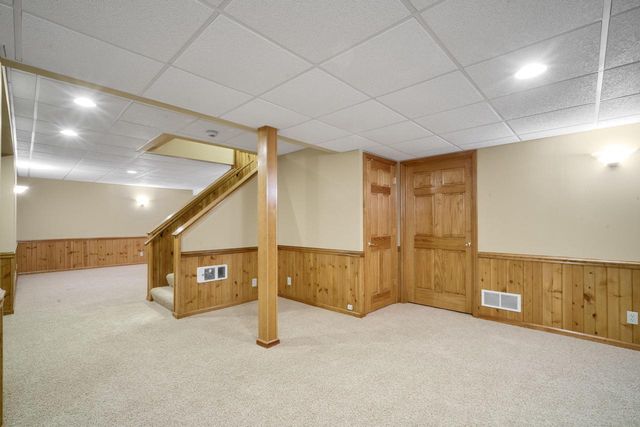 N69W28650 Beverly LANE, Hartland, WI 53029