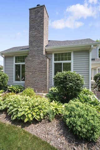 N69W28650 Beverly LANE, Hartland, WI 53029