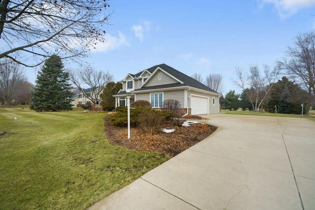 N69W28650 Beverly LANE, Hartland, WI 53029