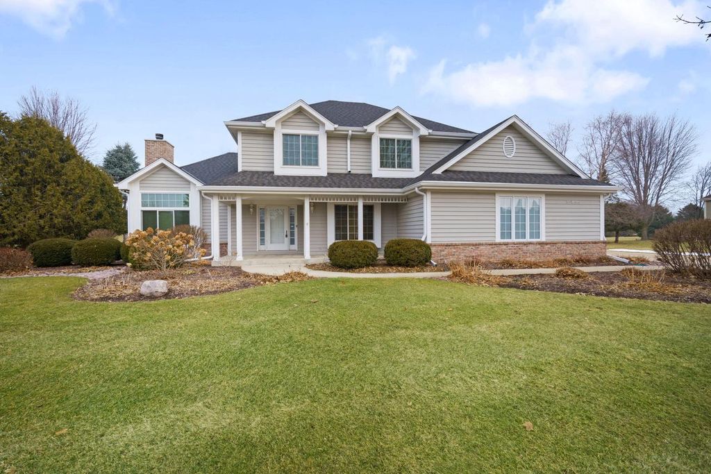 N69W28650 Beverly LANE, Hartland, WI 53029