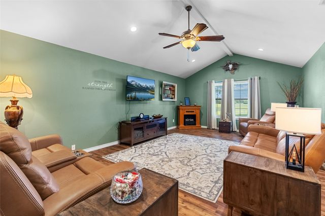1551 County Road 3327, Greenville, TX 75402