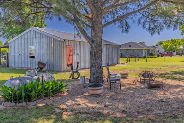 1551 County Road 3327, Greenville, TX 75402