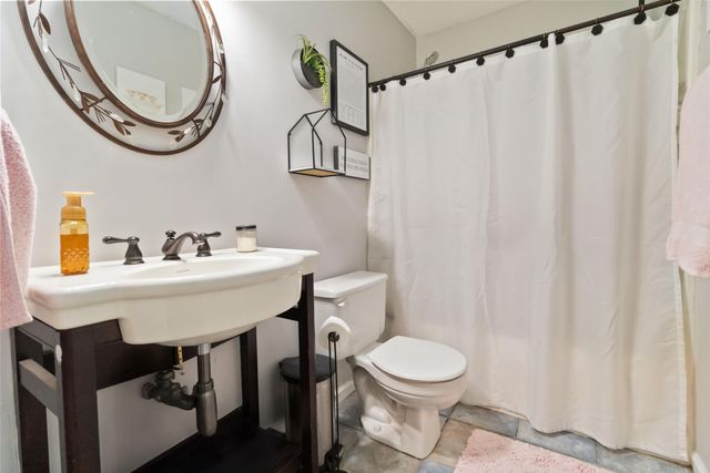 218 Chestnut Lane, Versailles, KY 40383