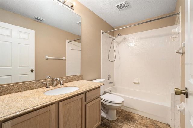 10019 OXFORD CHAPEL DRIVE, Tampa, FL 33647