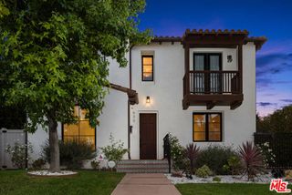 635 Seward Street, Los Angeles, CA 90004