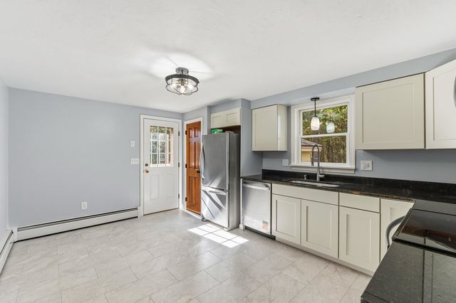 36 Davis Boulevard, Rochester, NH 03868