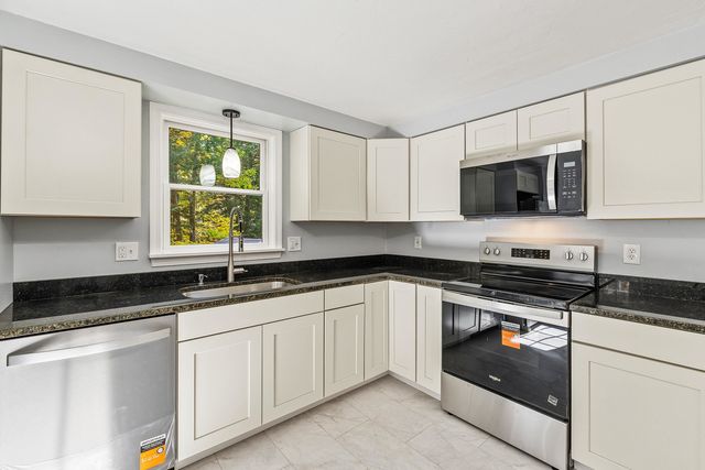 36 Davis Boulevard, Rochester, NH 03868