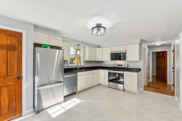 36 Davis Boulevard, Rochester, NH 03868