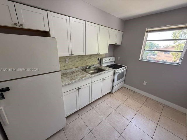1646 NW 2nd St 6, Miami, FL 33125