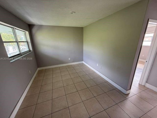 1646 NW 2nd St 6, Miami, FL 33125