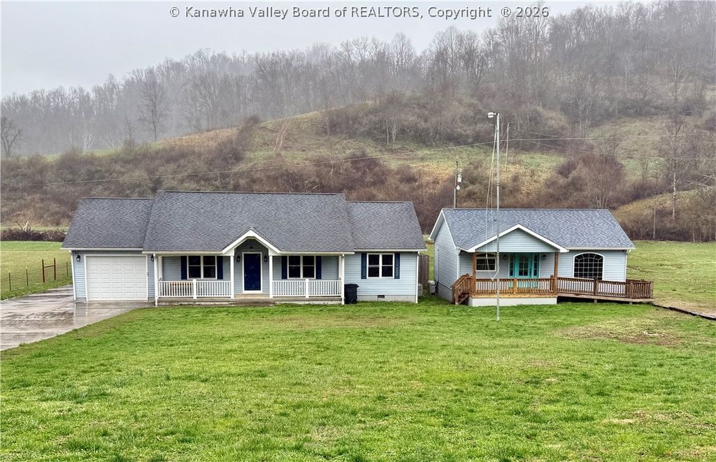3395 Servia Elmira Road, Duck, WV 25063