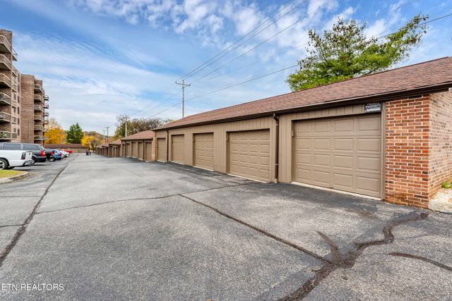 411 Regal Tower 411, Maryville, TN 37804