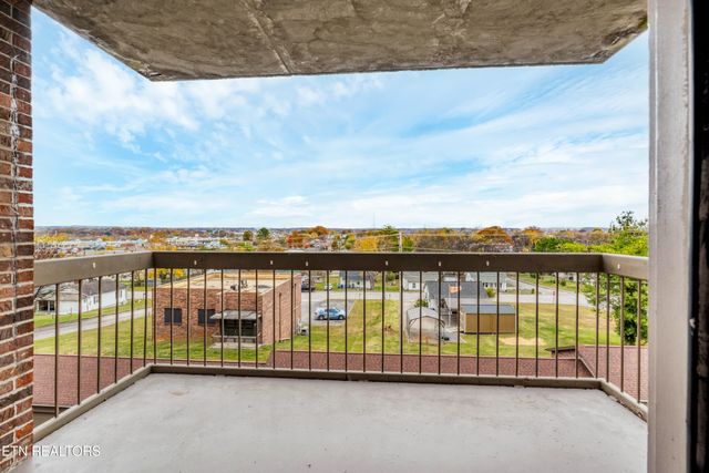 411 Regal Tower 411, Maryville, TN 37804