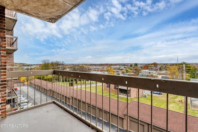 411 Regal Tower 411, Maryville, TN 37804