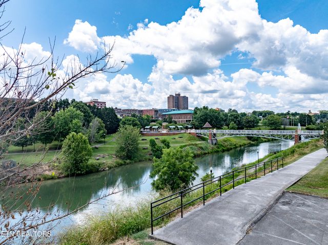 411 Regal Tower 411, Maryville, TN 37804